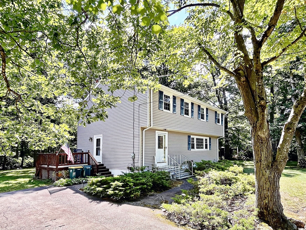 137 Catherine Dr Property Photo 1