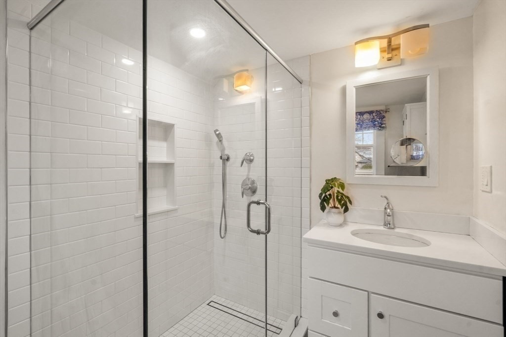 12 Leighton # 2 Property Photo 13