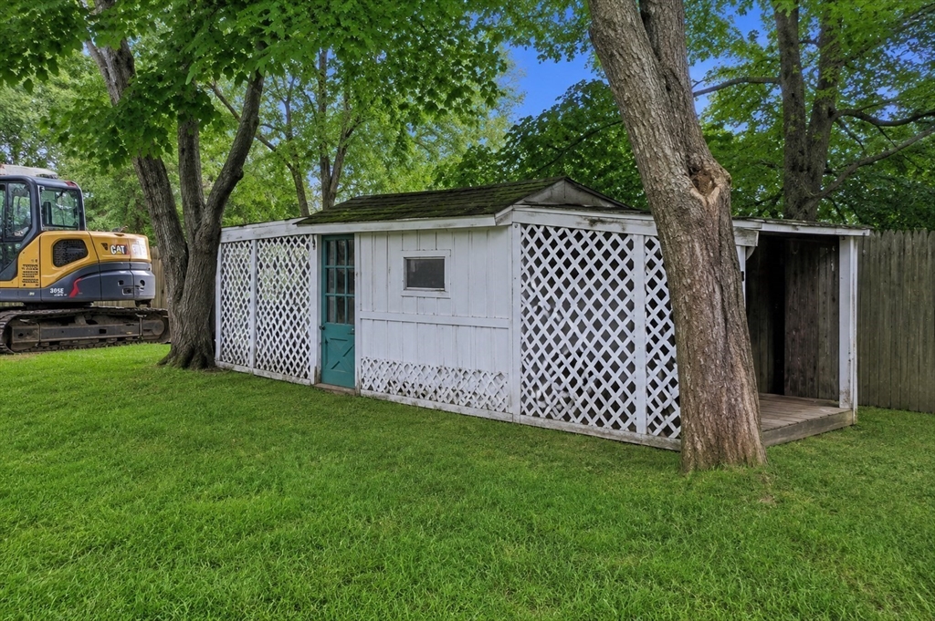 3 Lynn Ave Property Photo 16