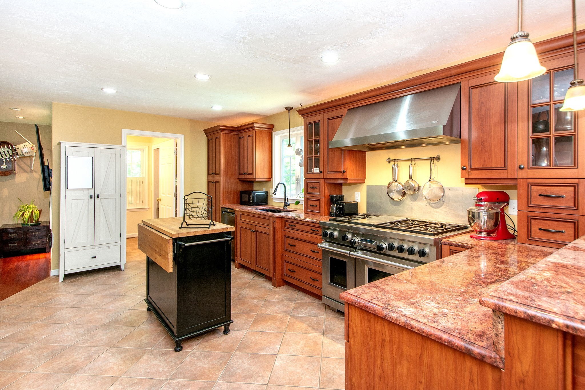 15 Hillside Lane Property Photo 16