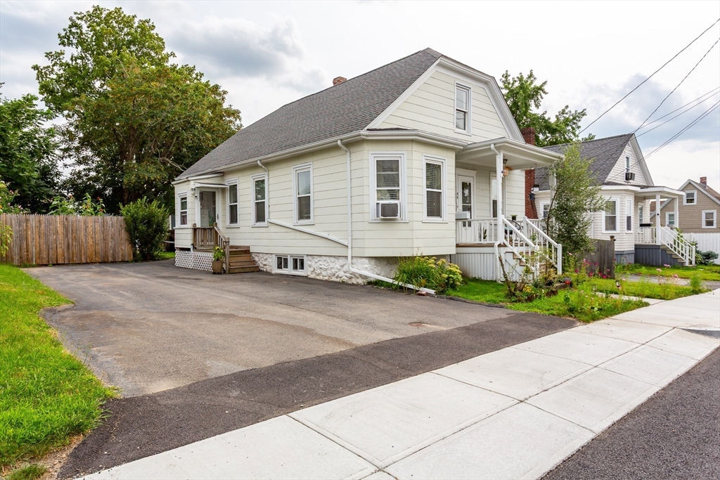 44 Slocum St Property Photo 3
