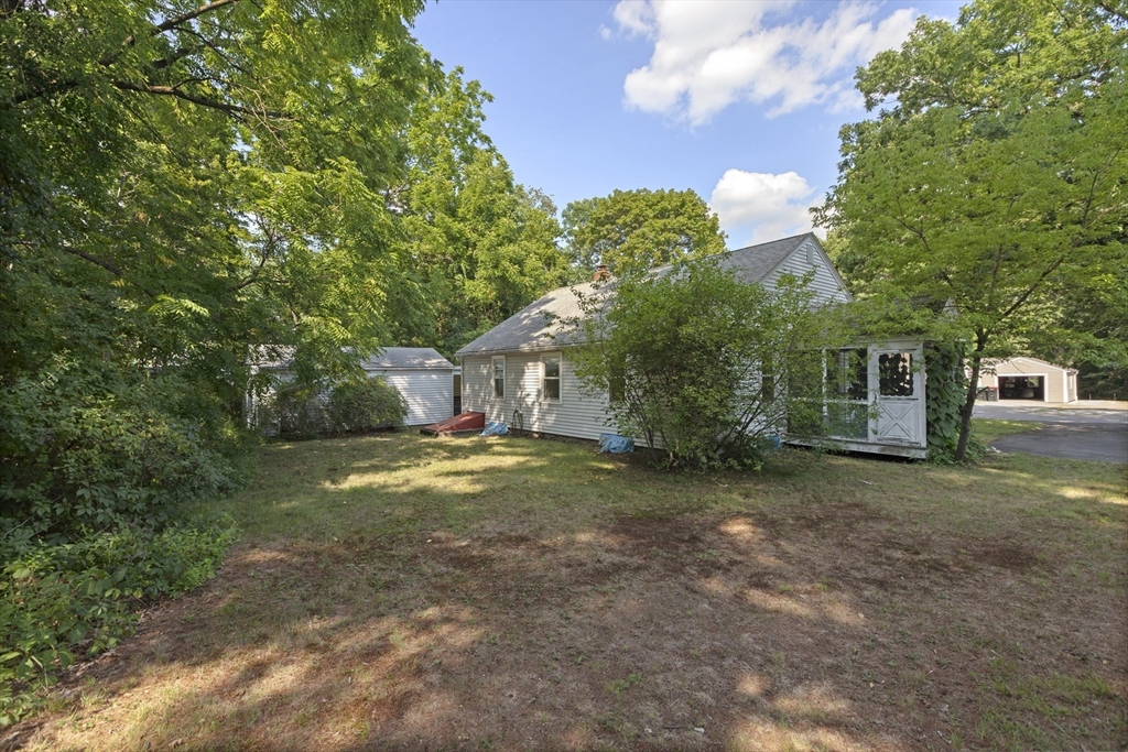 12 Cedar Ave Property Photo 4