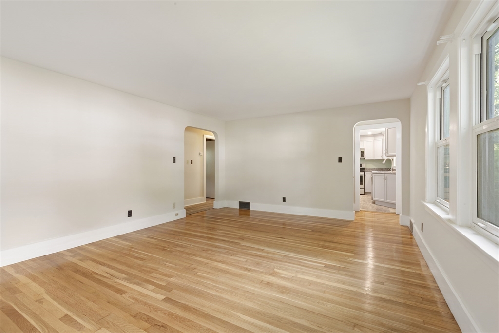 12 Cedar Ave Property Photo 9