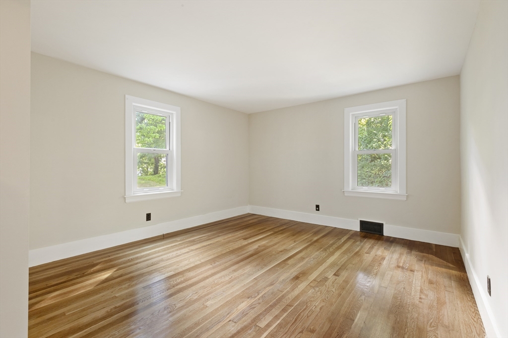 12 Cedar Ave Property Photo 16
