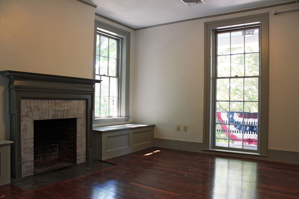 83 Maple St Property Photo 3