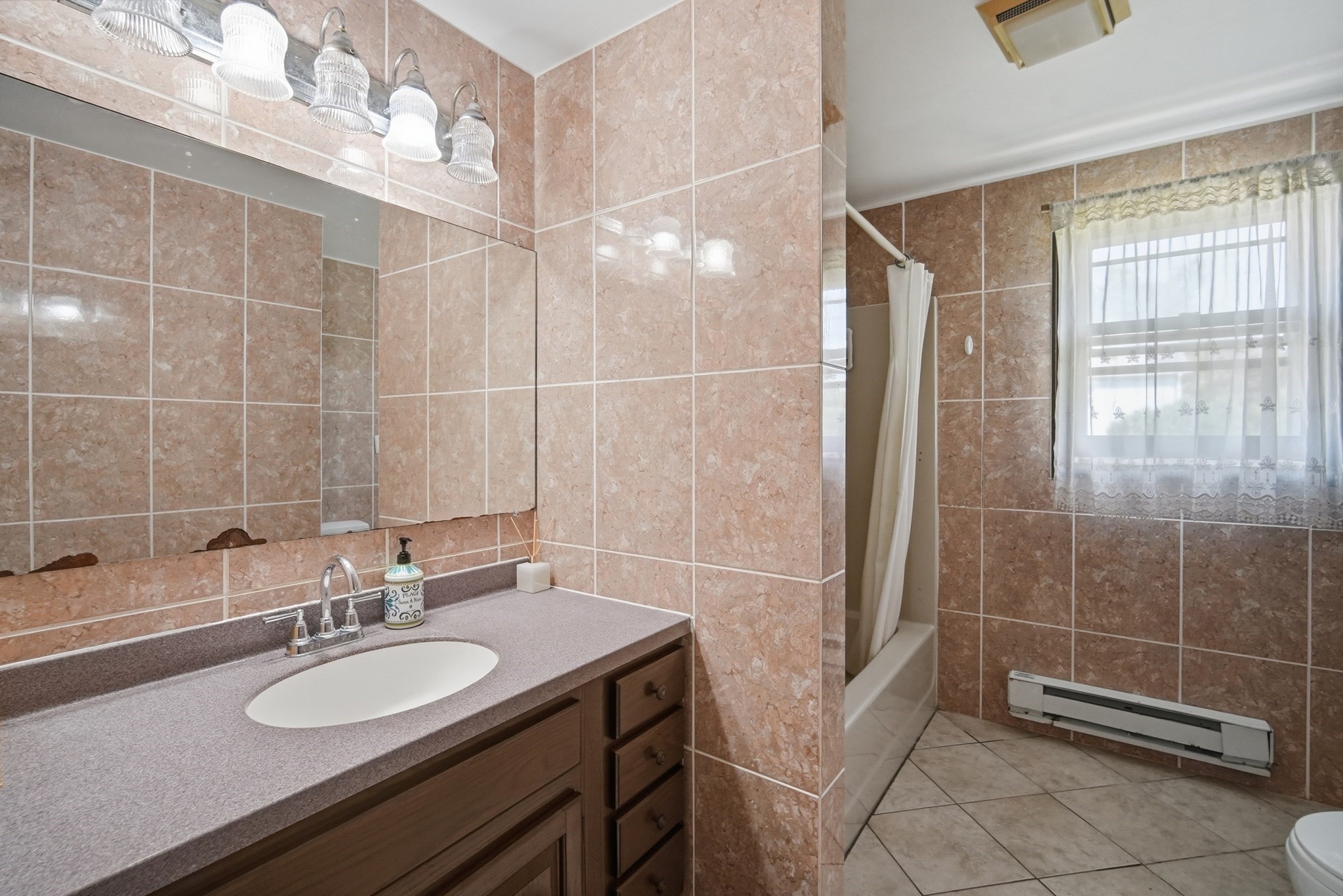4 Baril Ln Property Photo 6