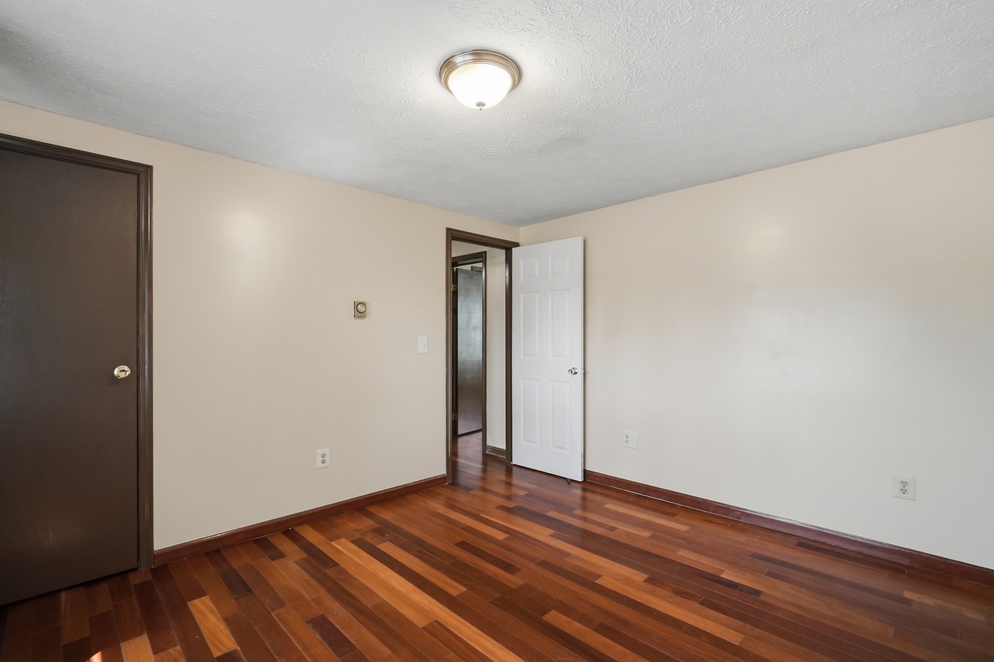 4 Baril Ln Property Photo 12