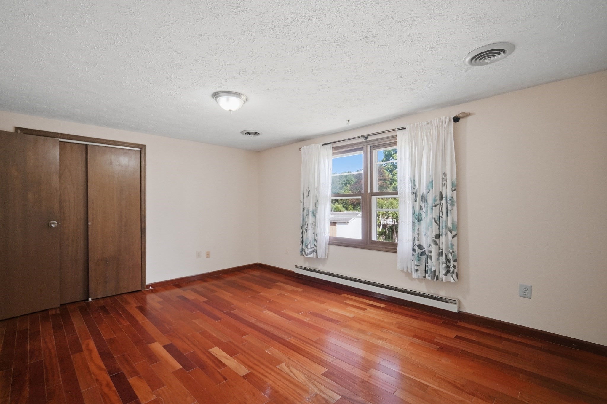 4 Baril Ln Property Photo 14
