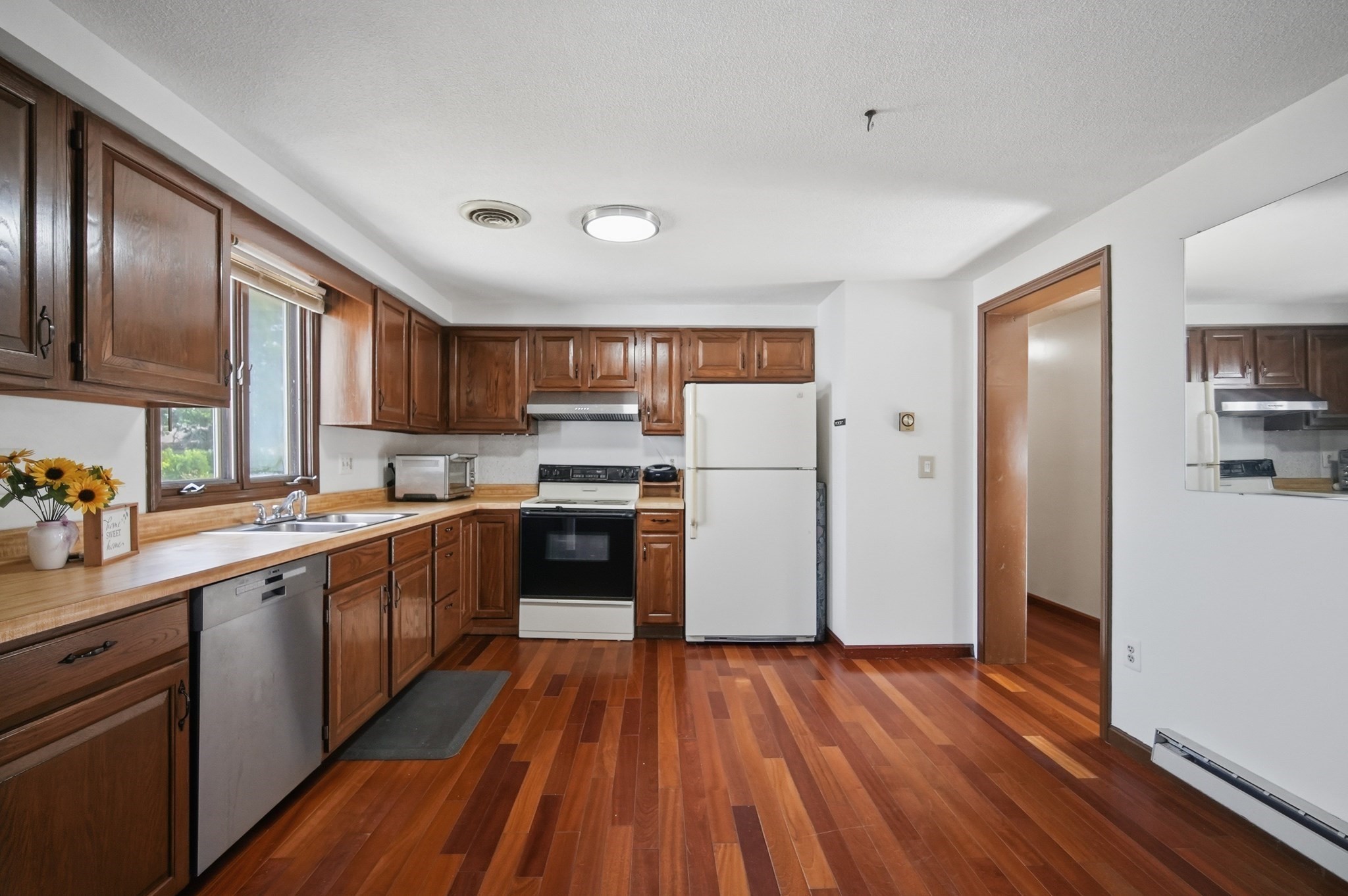 4 Baril Ln Property Photo 22