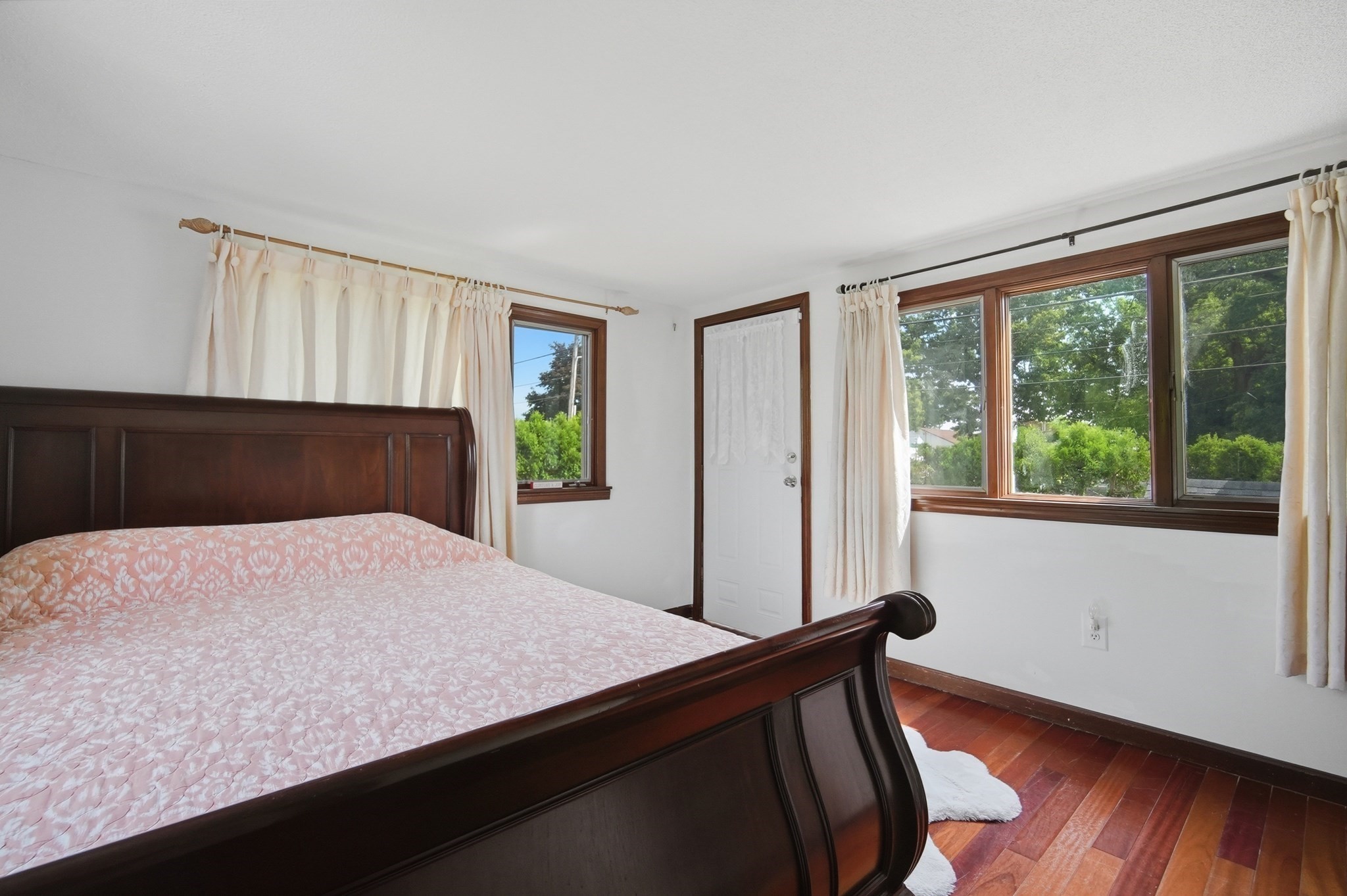 4 Baril Ln Property Photo 28