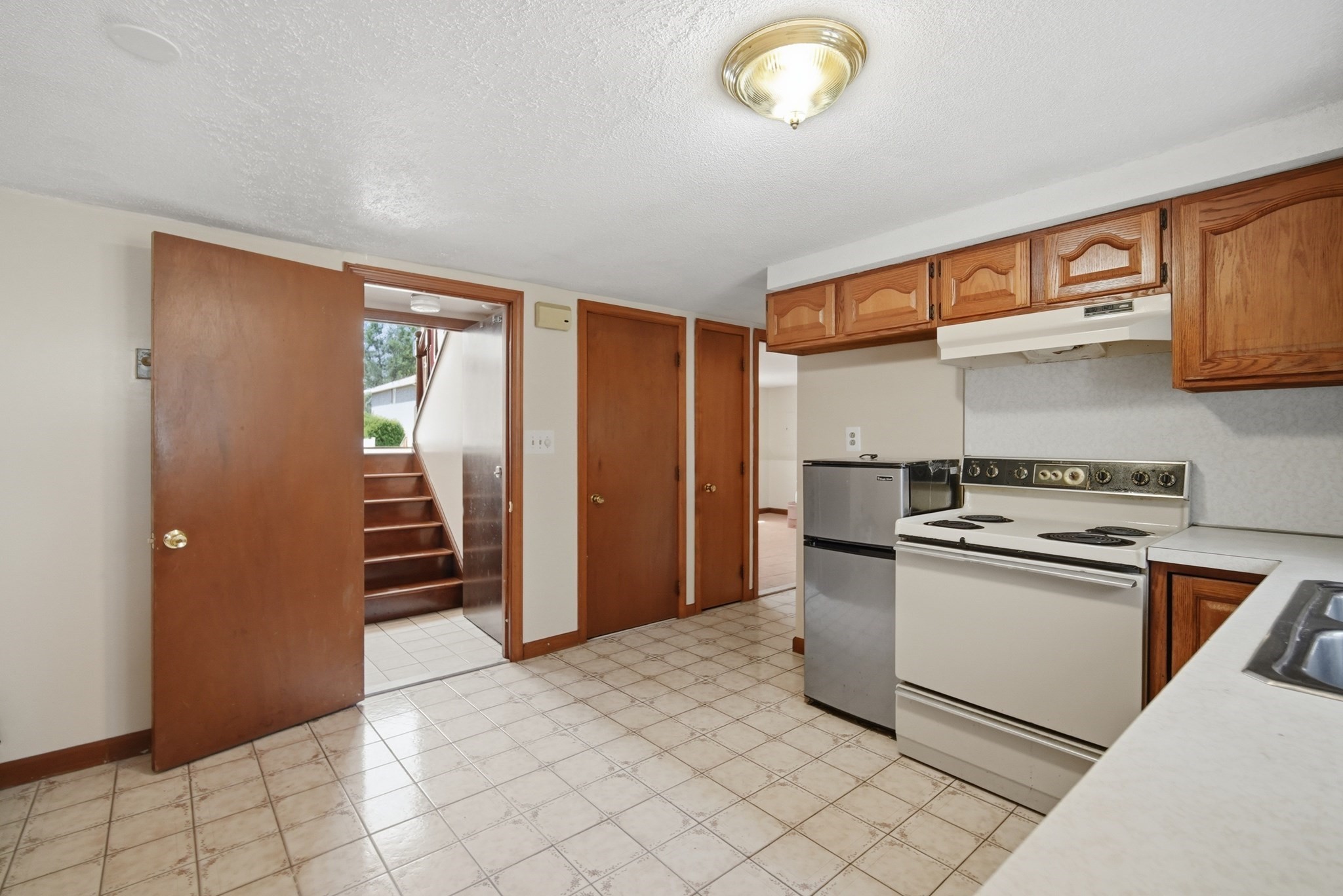 4 Baril Ln Property Photo 30