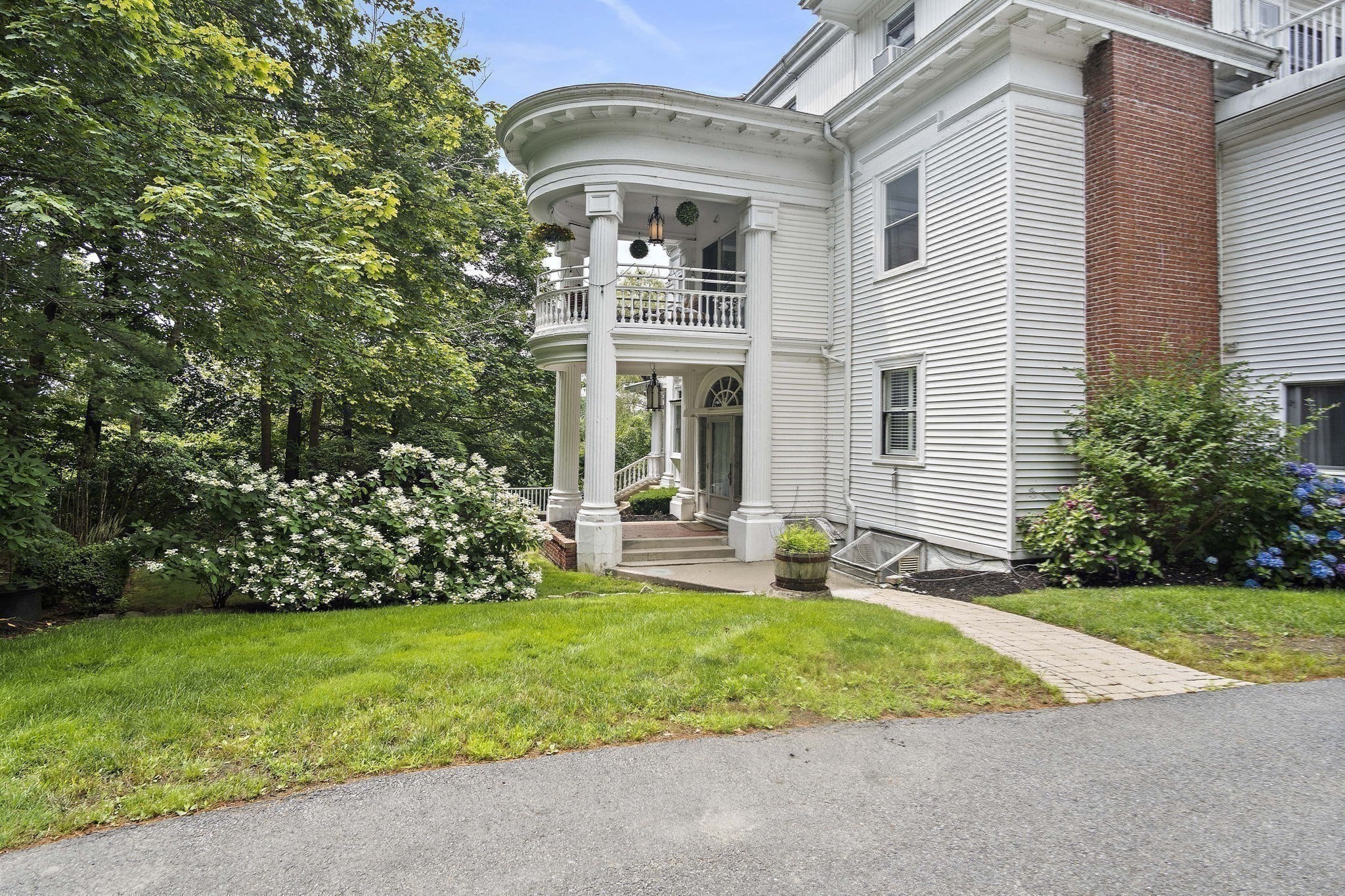 1401 Great Pond Road # 8 Property Photo 25