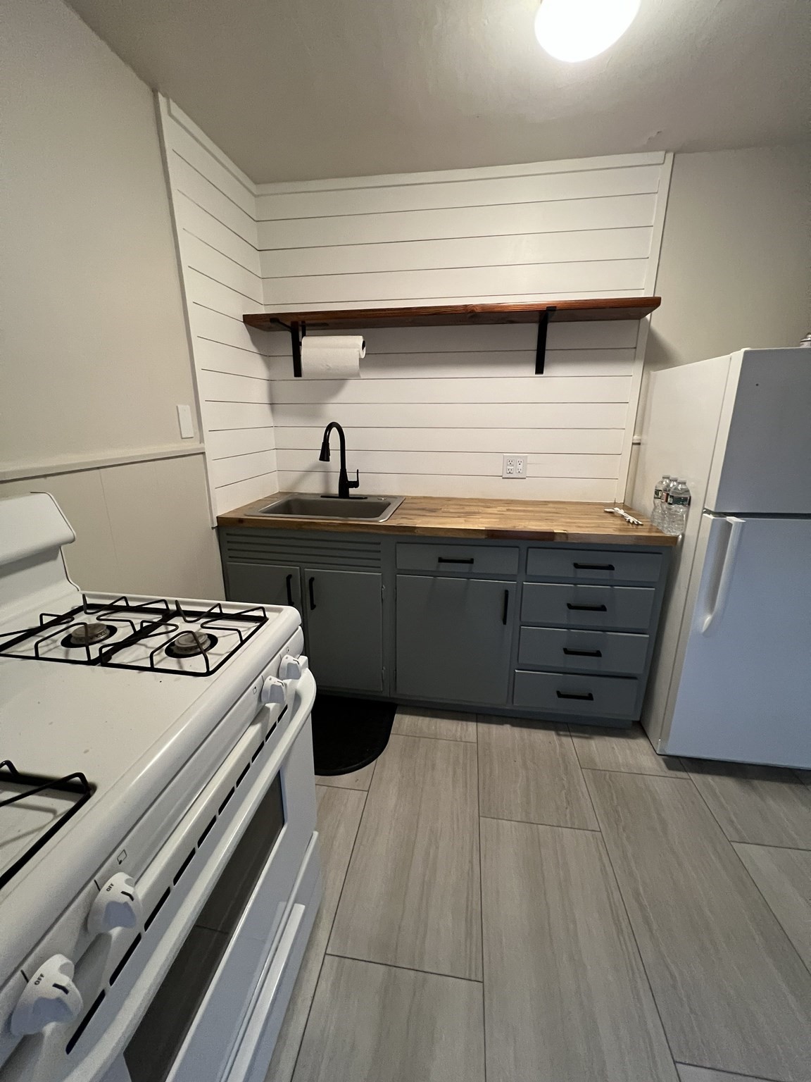 104 Grove Street Property Photo 11