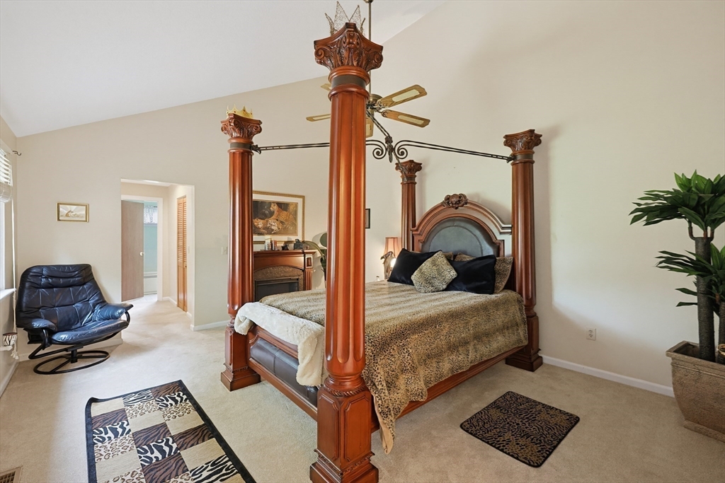 25 Country Club Ln # D Property Photo 15