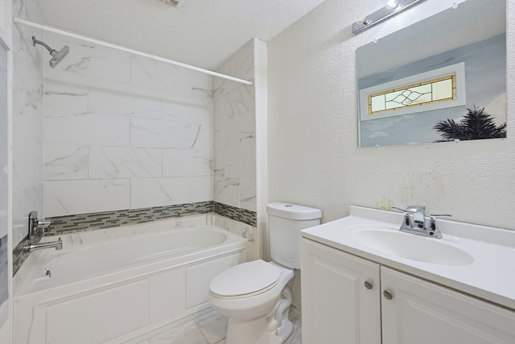 25 Country Club Ln # D Property Photo 27