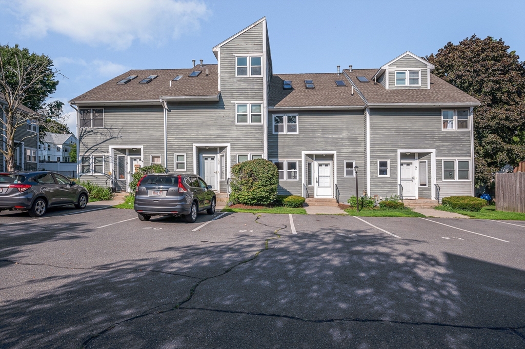 38 Farmland Rd # C Property Photo 1