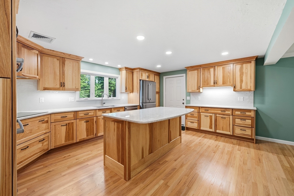 711 Chicopee Row Property Photo 4