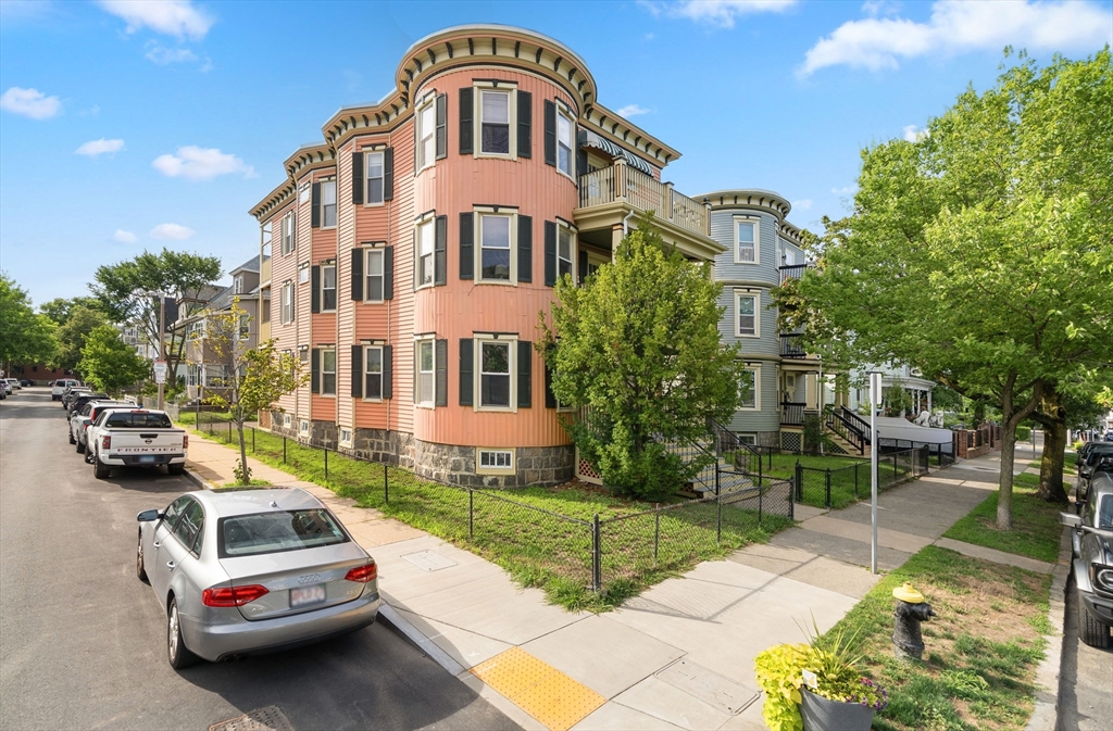 19 Pleasant St Property Photo 1