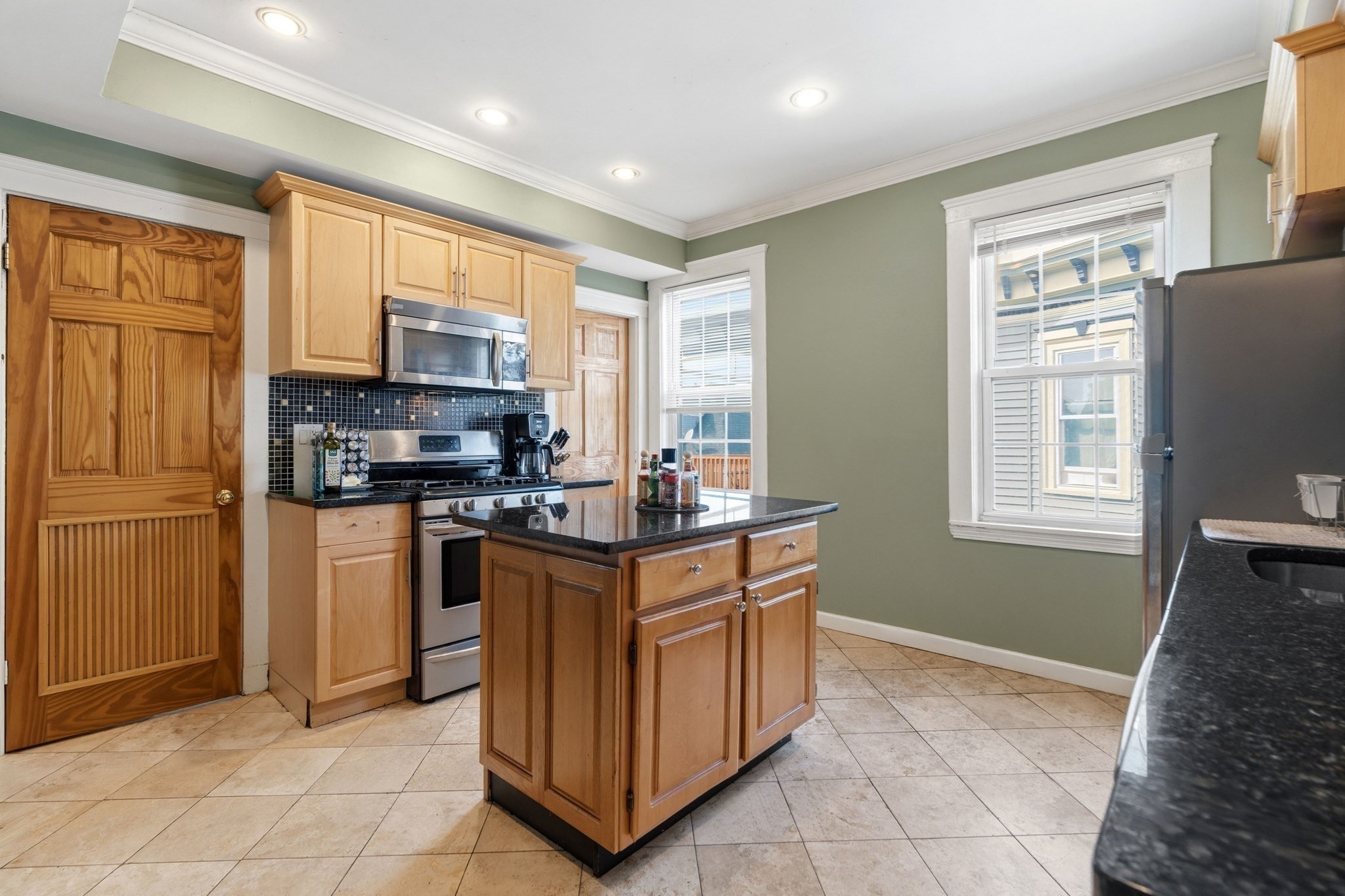 19 Pleasant St Property Photo 8