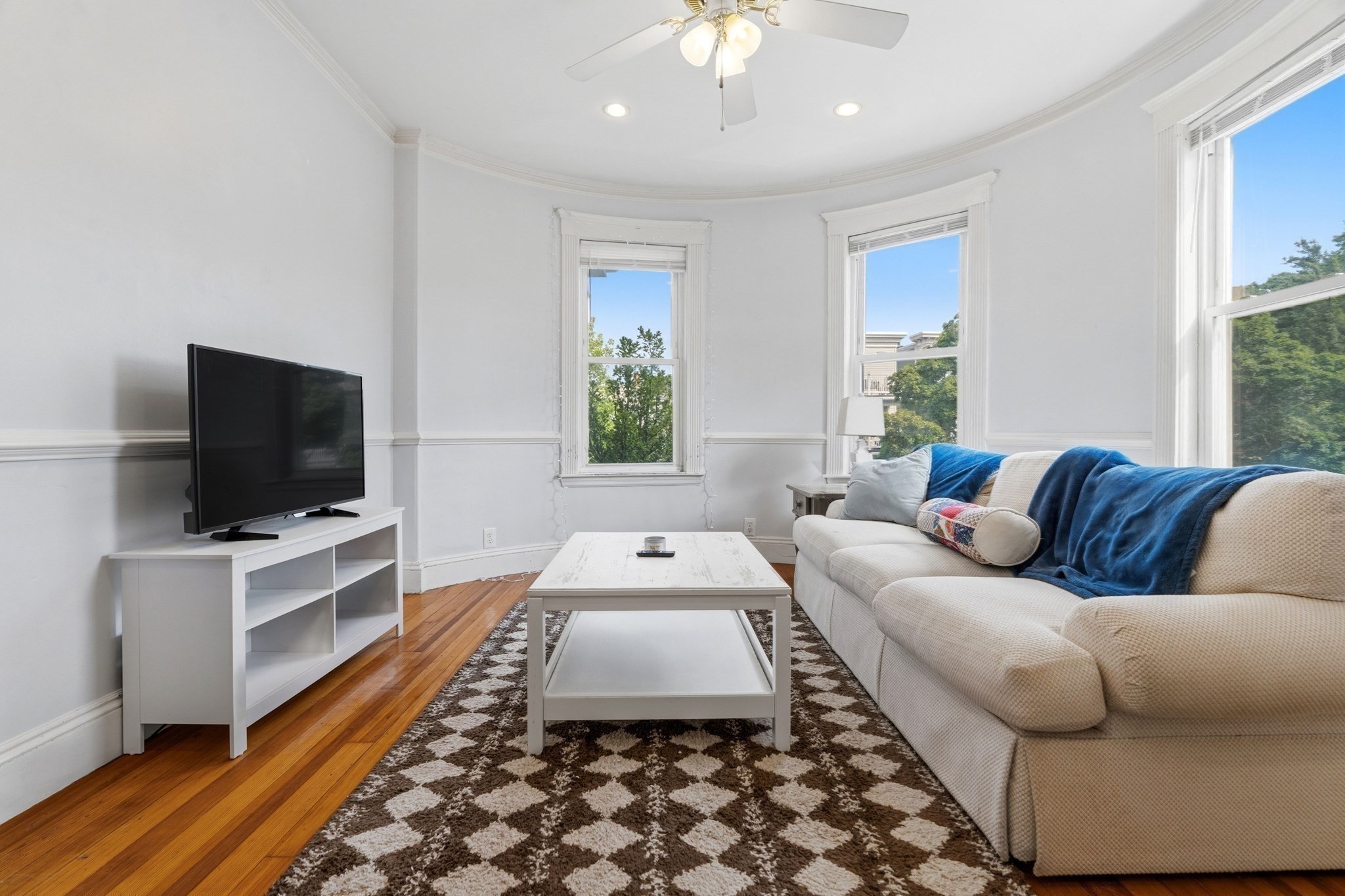 19 Pleasant St Property Photo 14