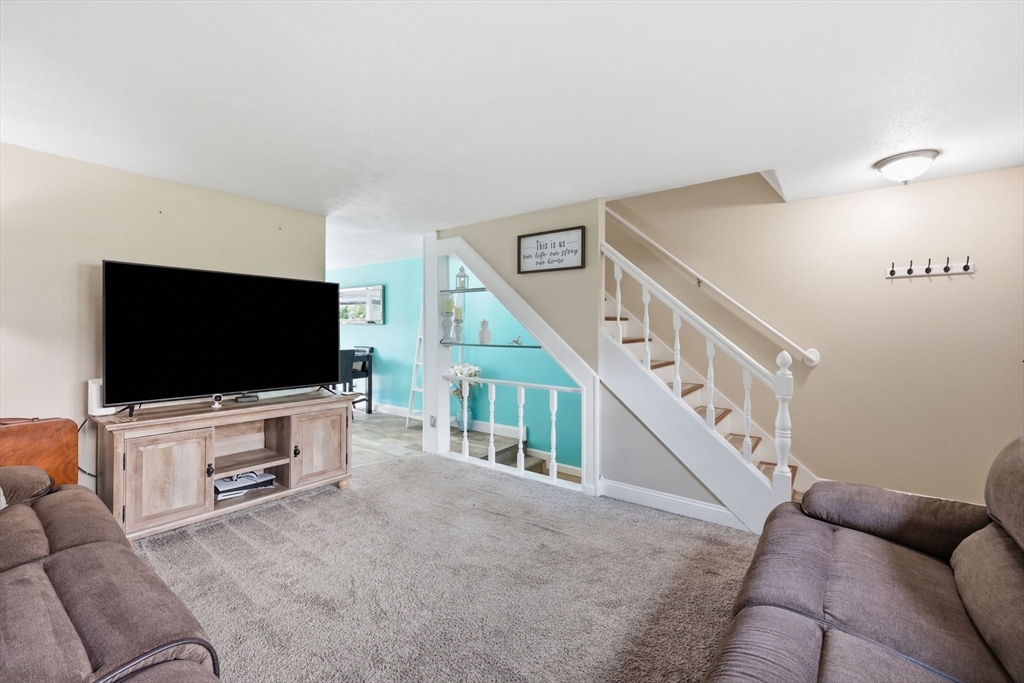 86 Corey Colonial # 86 Property Photo 4