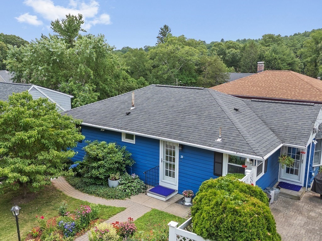 39 Smart Street Property Photo 1