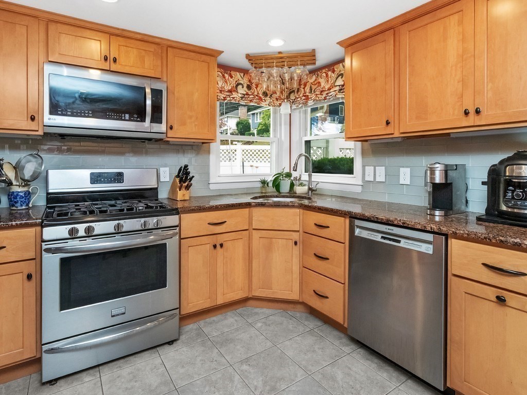 39 Smart Street Property Photo 5
