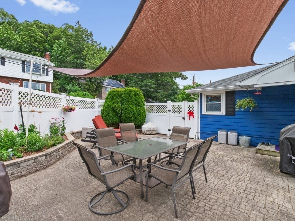 39 Smart Street Property Photo 24