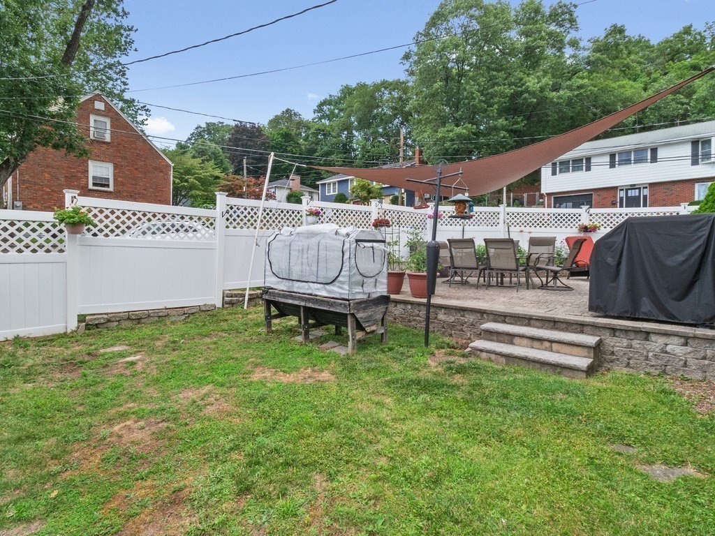 39 Smart Street Property Photo 28