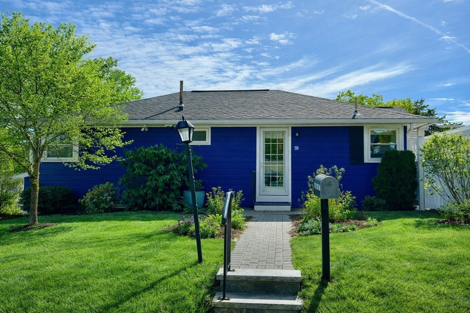 39 Smart Street Property Photo 32