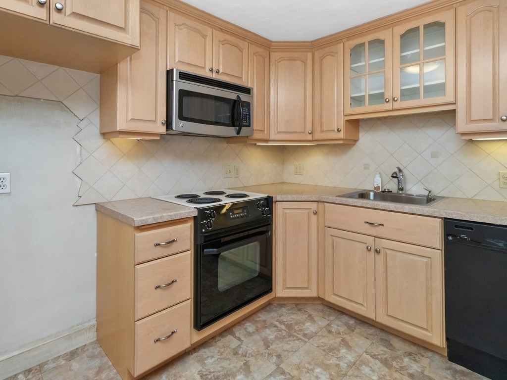 40 Whitman Road # 2 Property Photo 3