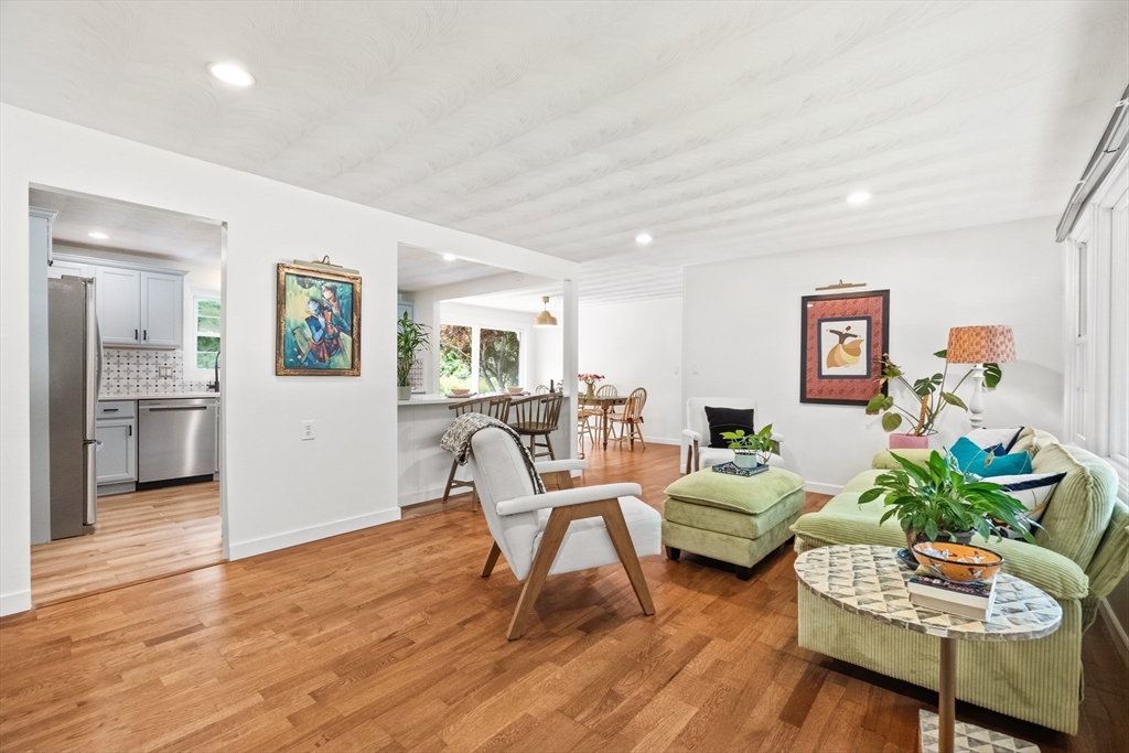 38 Ruthellen Rd