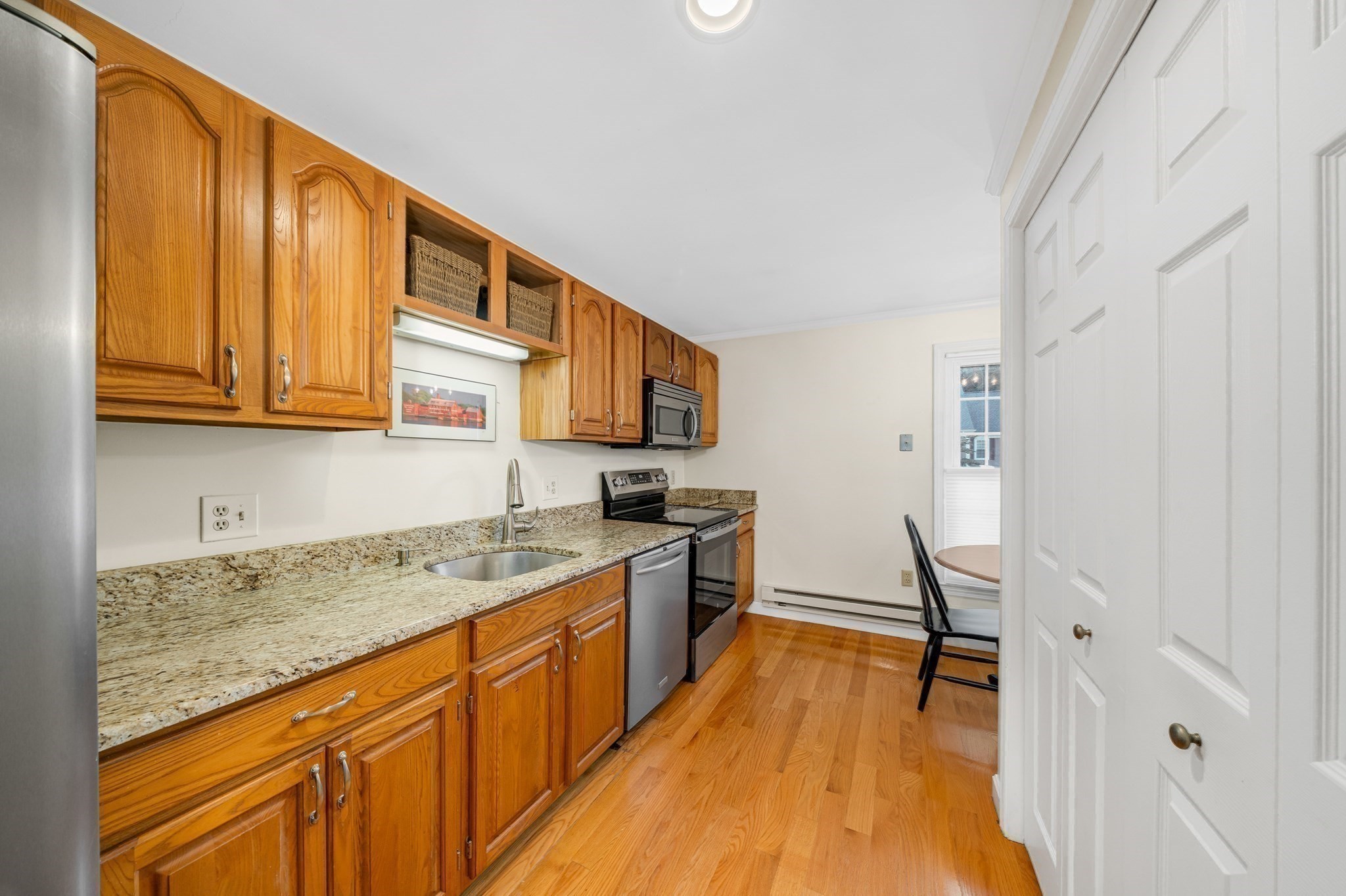 28 Essex Green Lane # D Property Photo 8