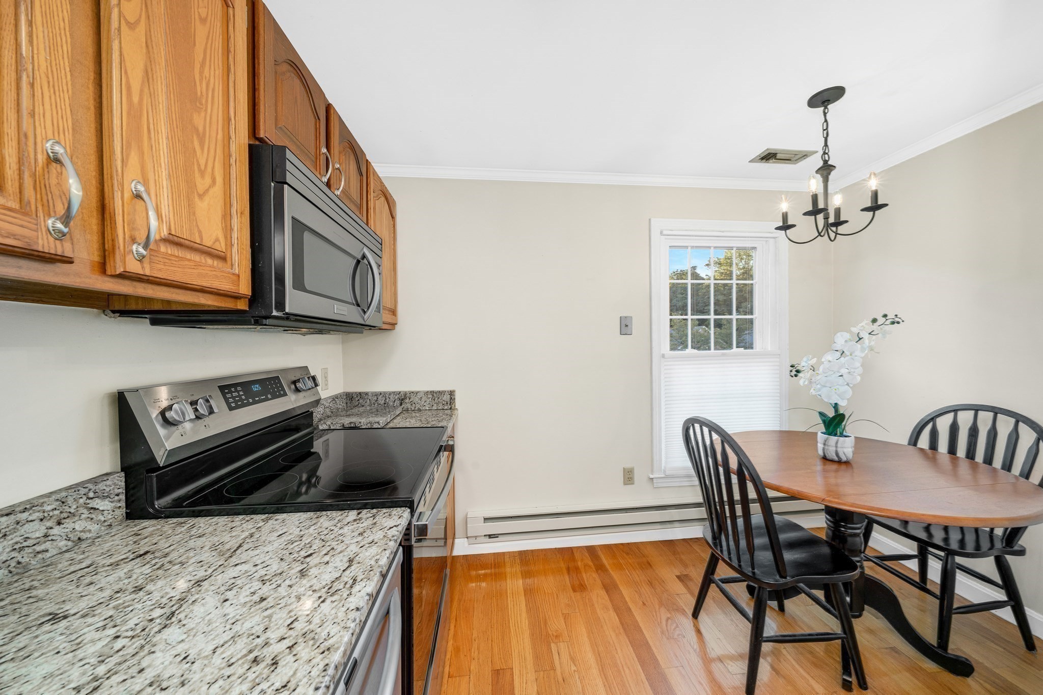 28 Essex Green Lane # D Property Photo 9