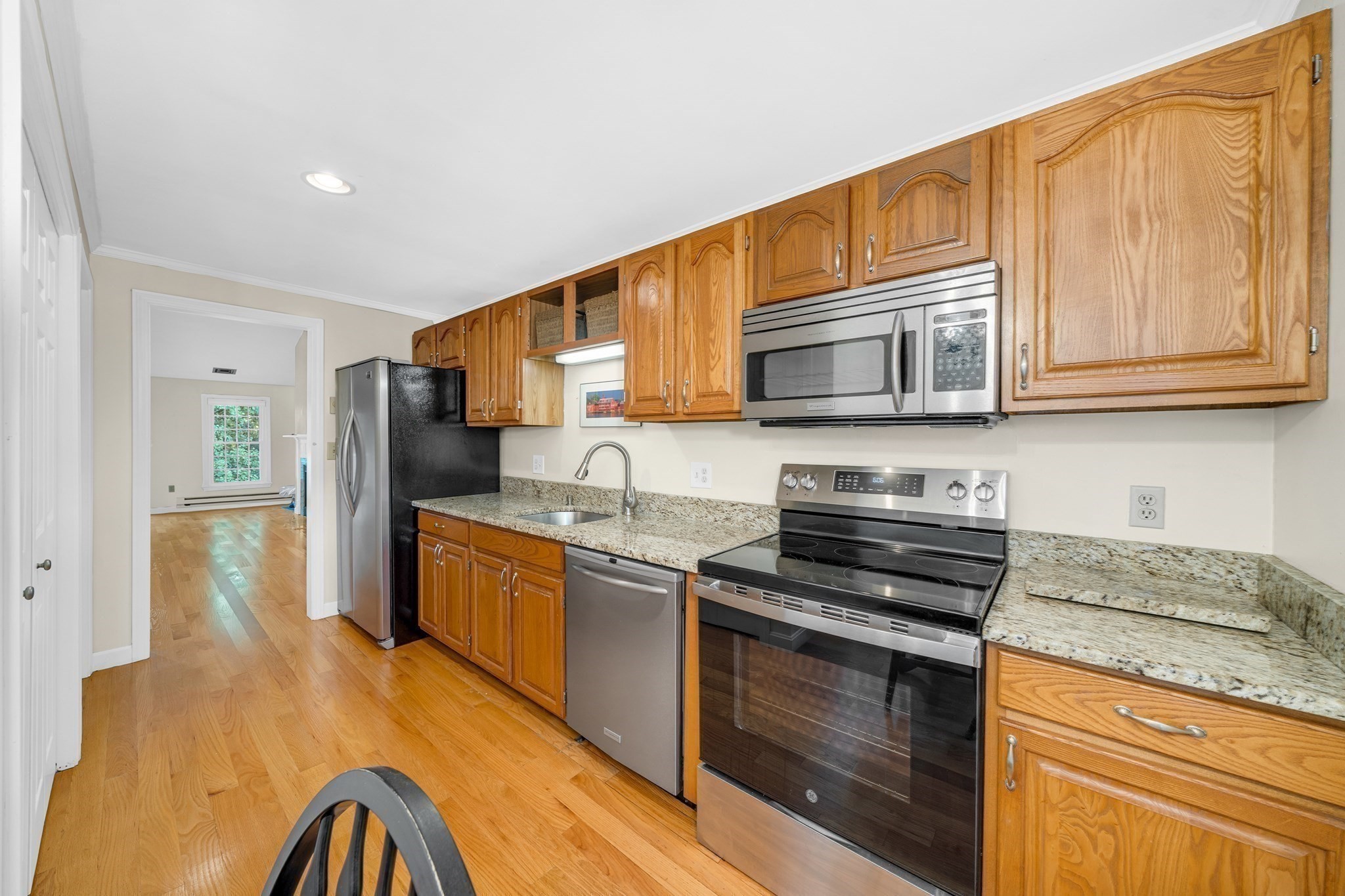 28 Essex Green Lane # D Property Photo 10