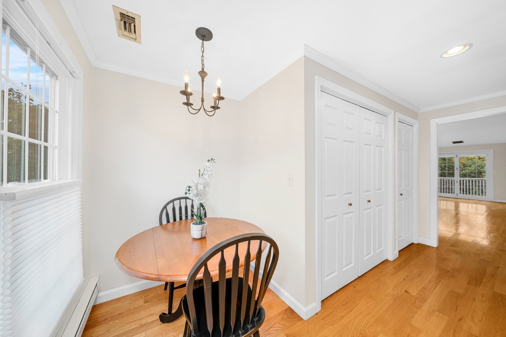 28 Essex Green Lane # D Property Photo 11