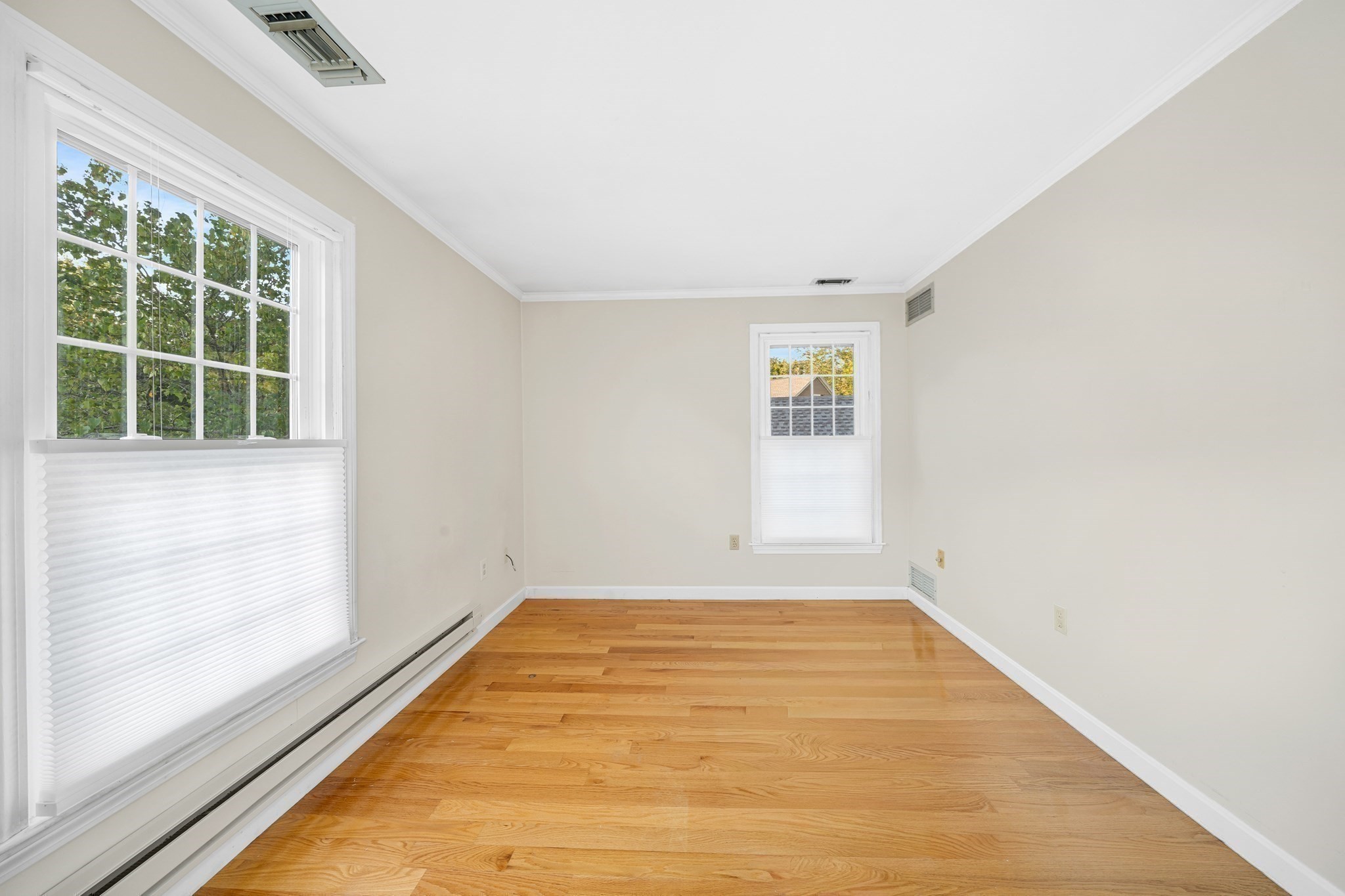28 Essex Green Lane # D Property Photo 14