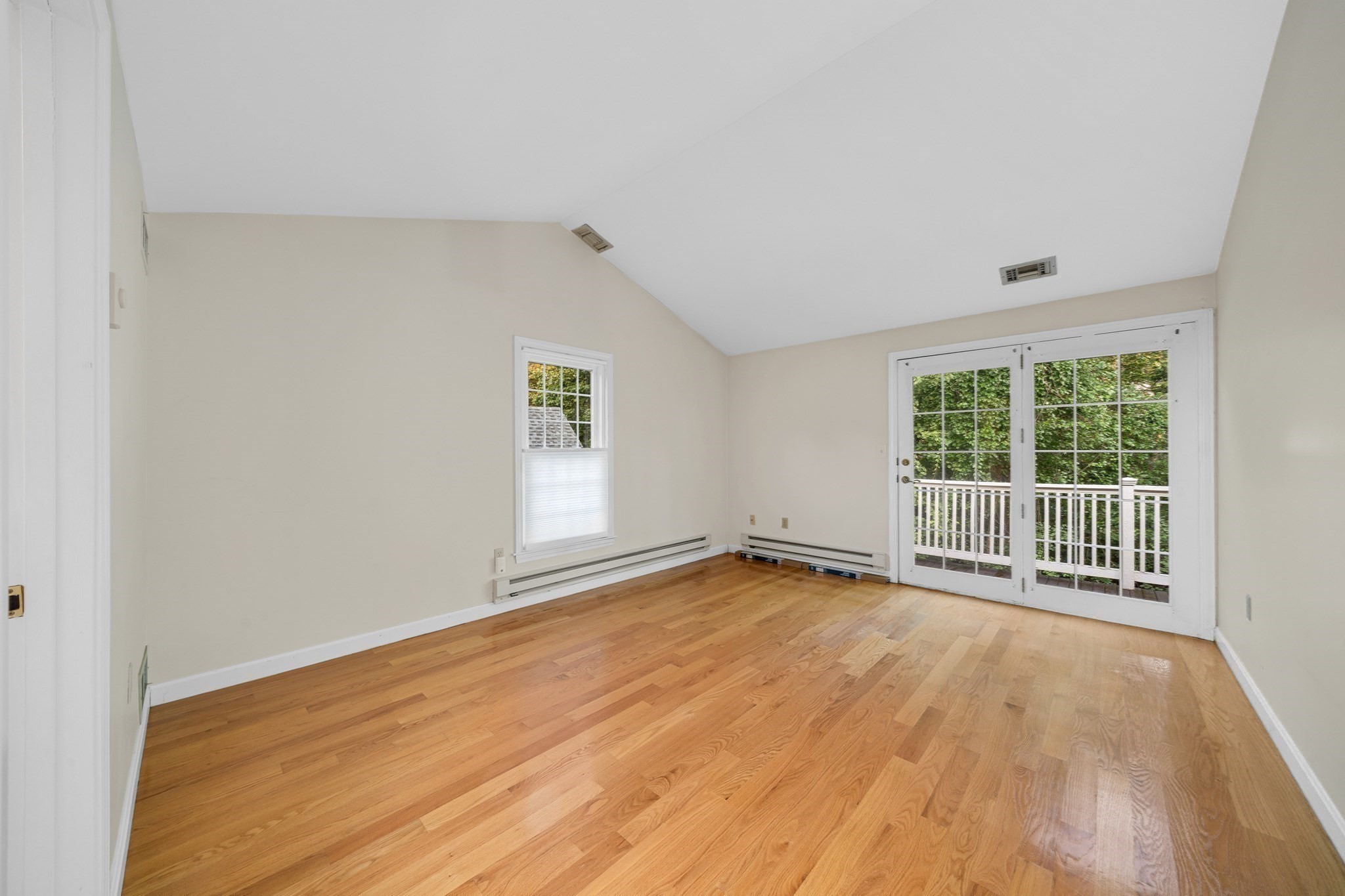 28 Essex Green Lane # D Property Photo 16