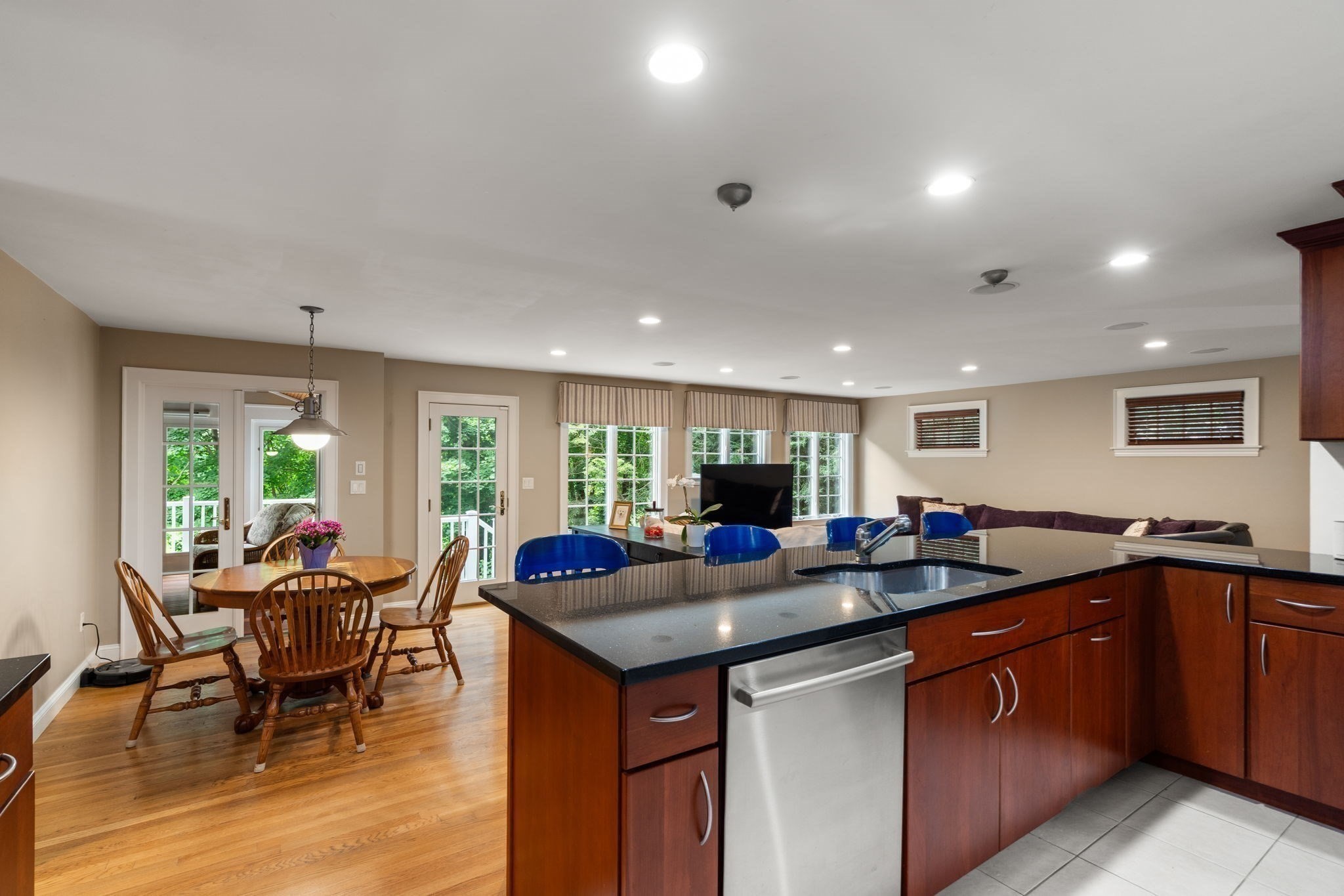 42 Sheridan Rd Property Photo 9
