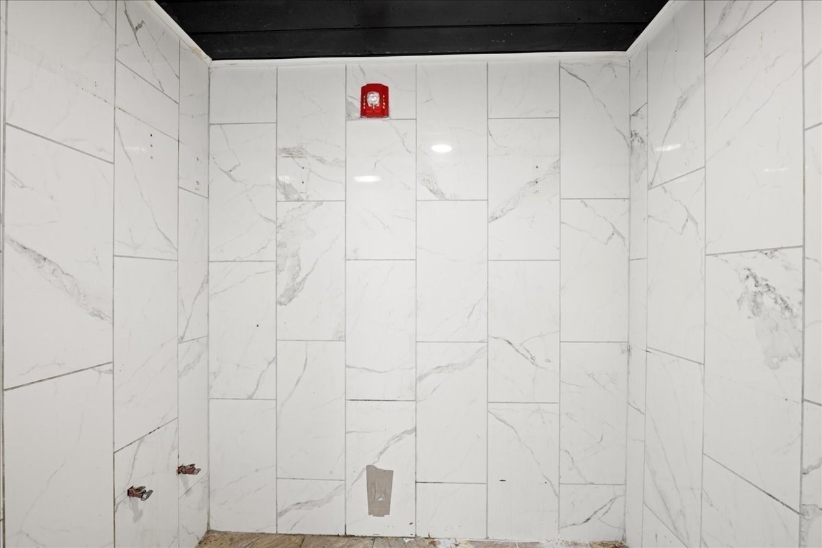 9-11 Kelly Square Property Photo 14