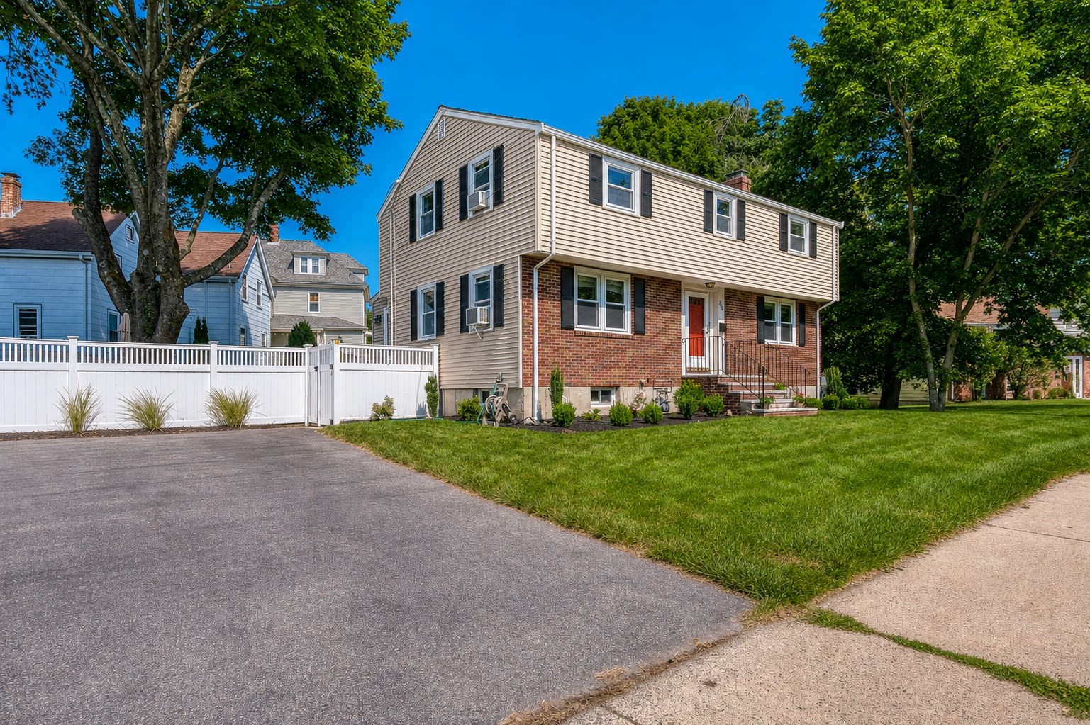 209 Prospect Street Property Photo 3