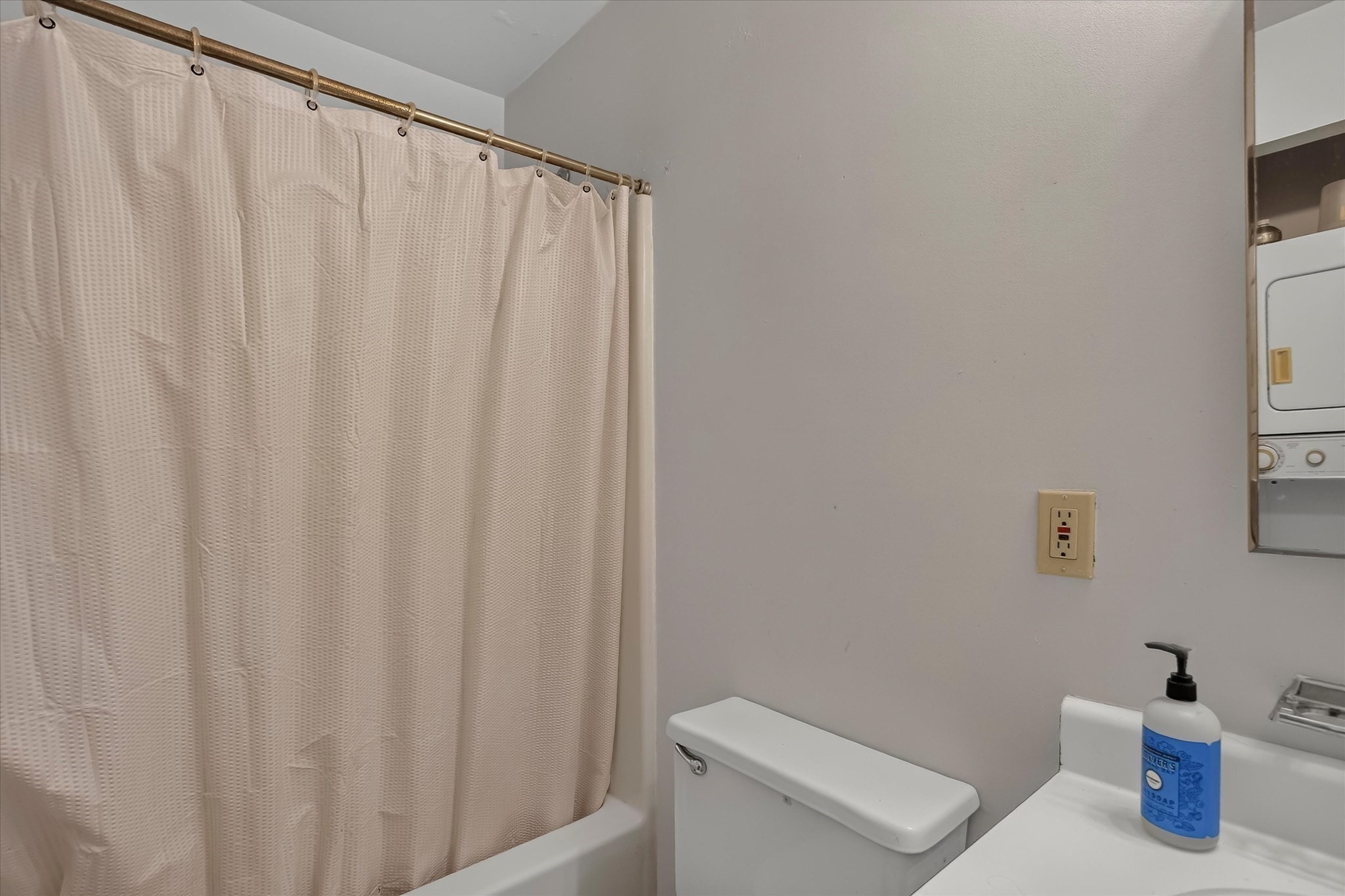 33 Chestnut Street # 104 Property Photo 8