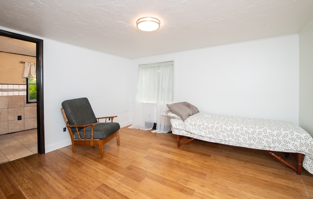 491 Hancock St Property Photo 8