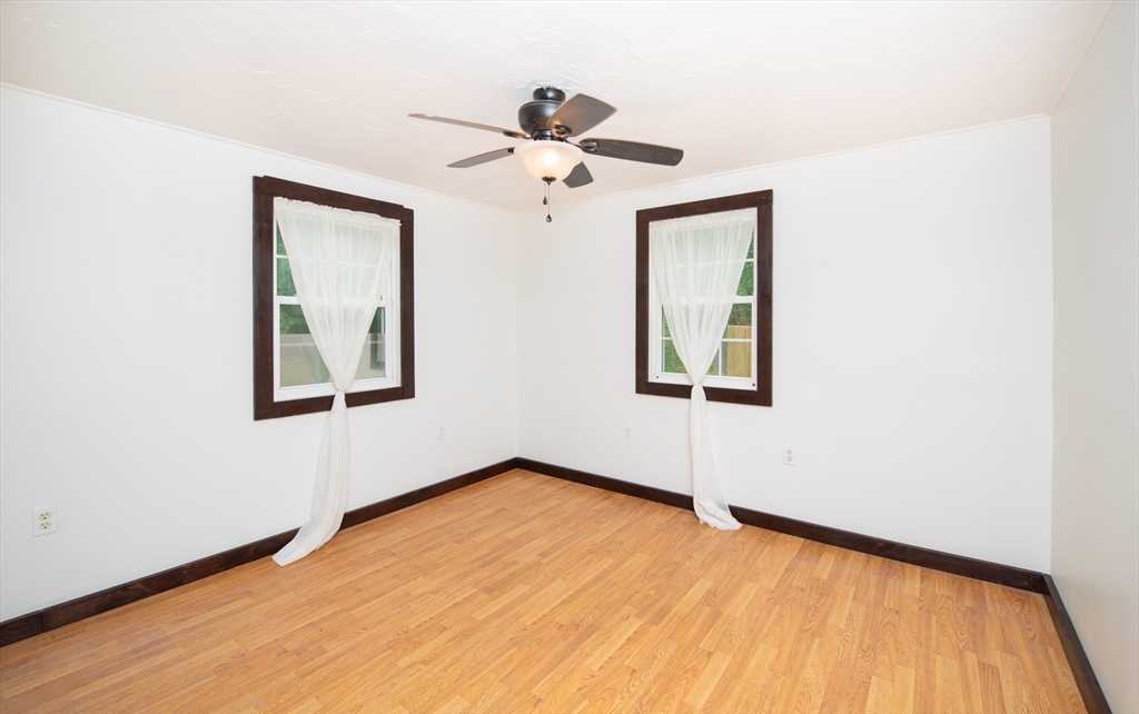491 Hancock St Property Photo 10