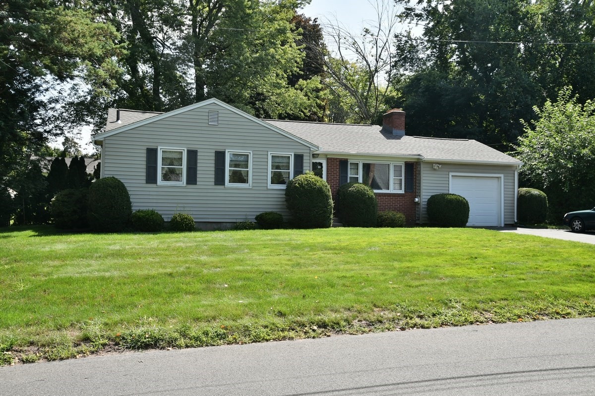 11 Almon Ave Property Photo 2