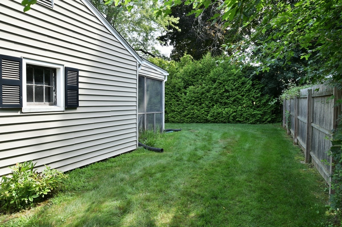 11 Almon Ave Property Photo 3