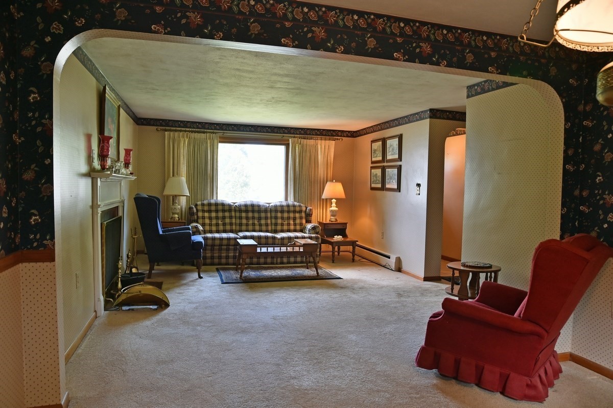 11 Almon Ave Property Photo 7