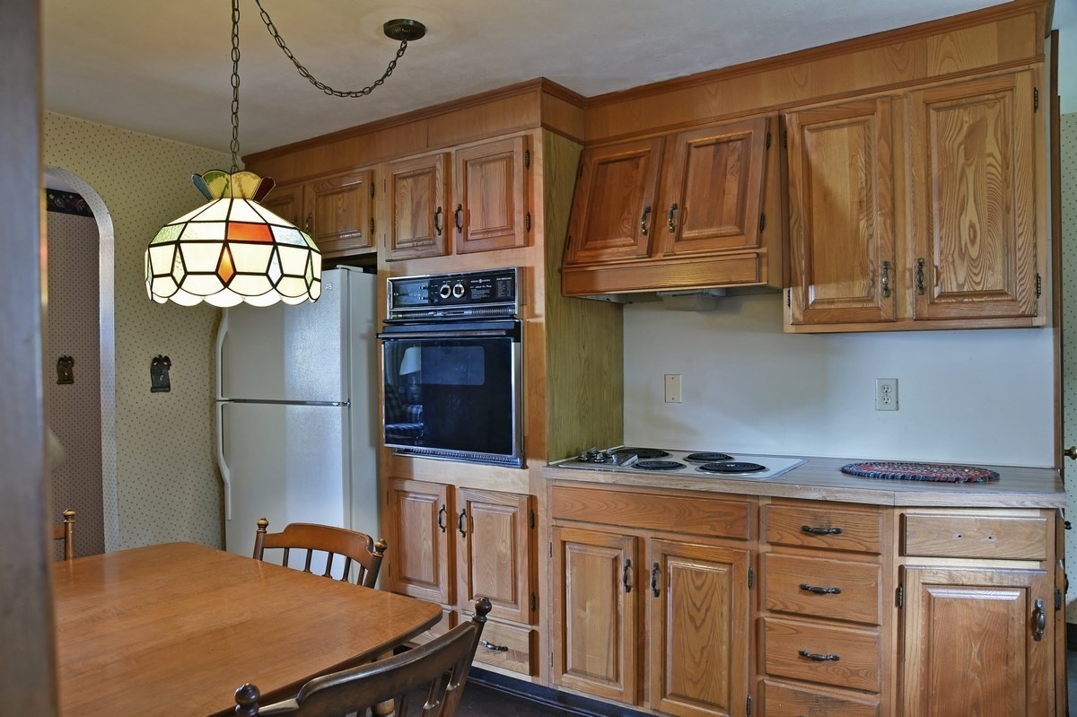 11 Almon Ave Property Photo 13