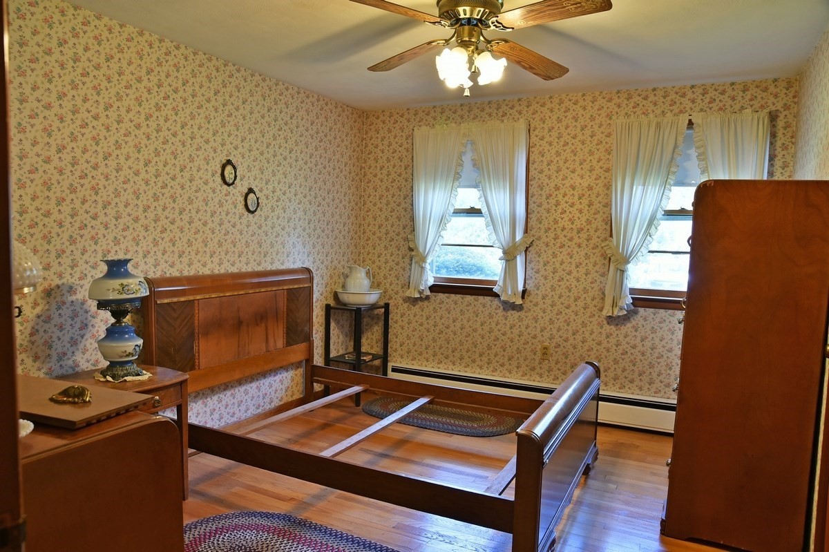 11 Almon Ave Property Photo 15