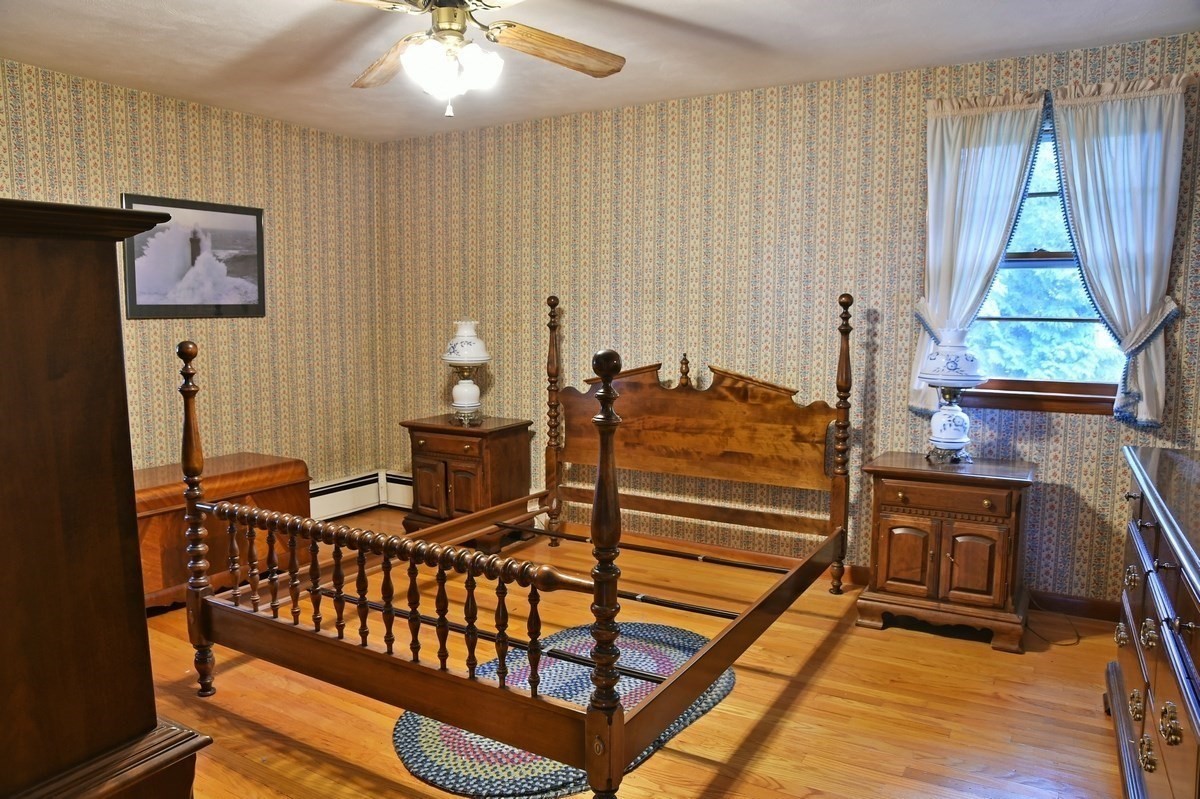 11 Almon Ave Property Photo 18